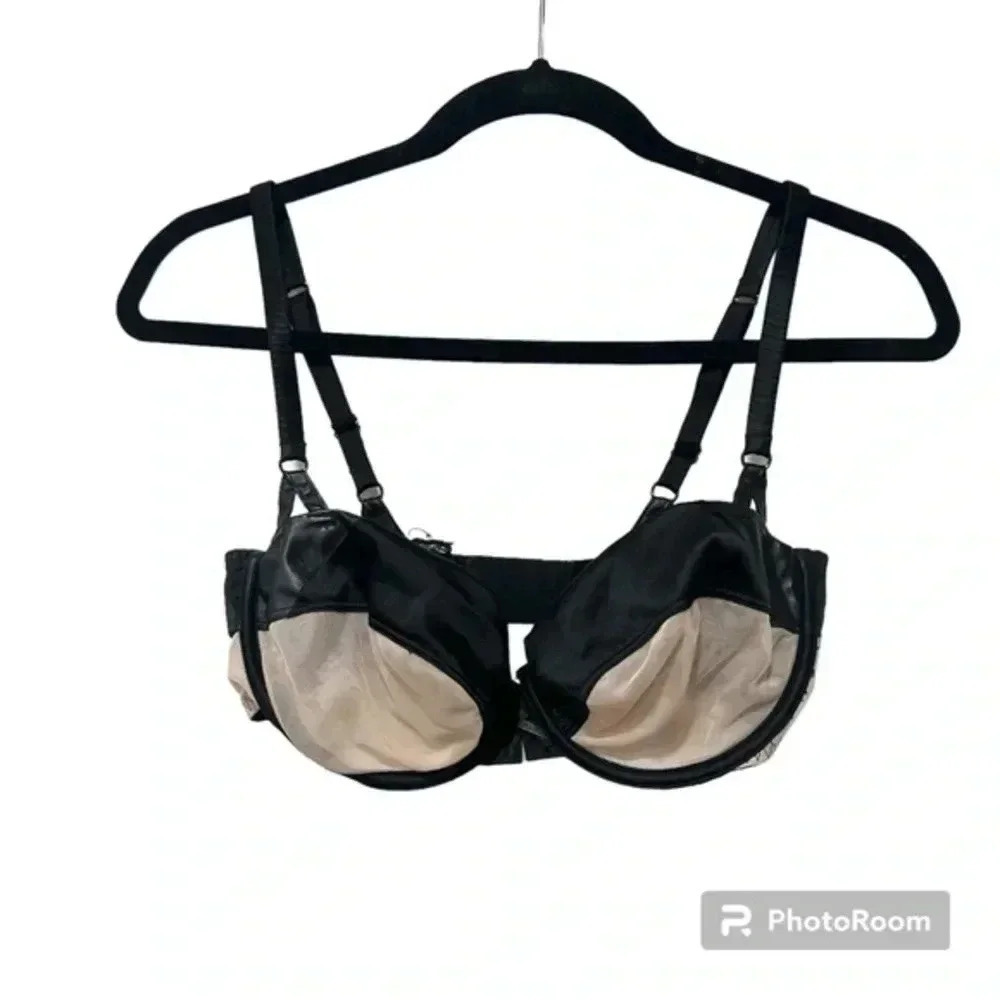 Victoria’s Secret very secret balconet 34DD